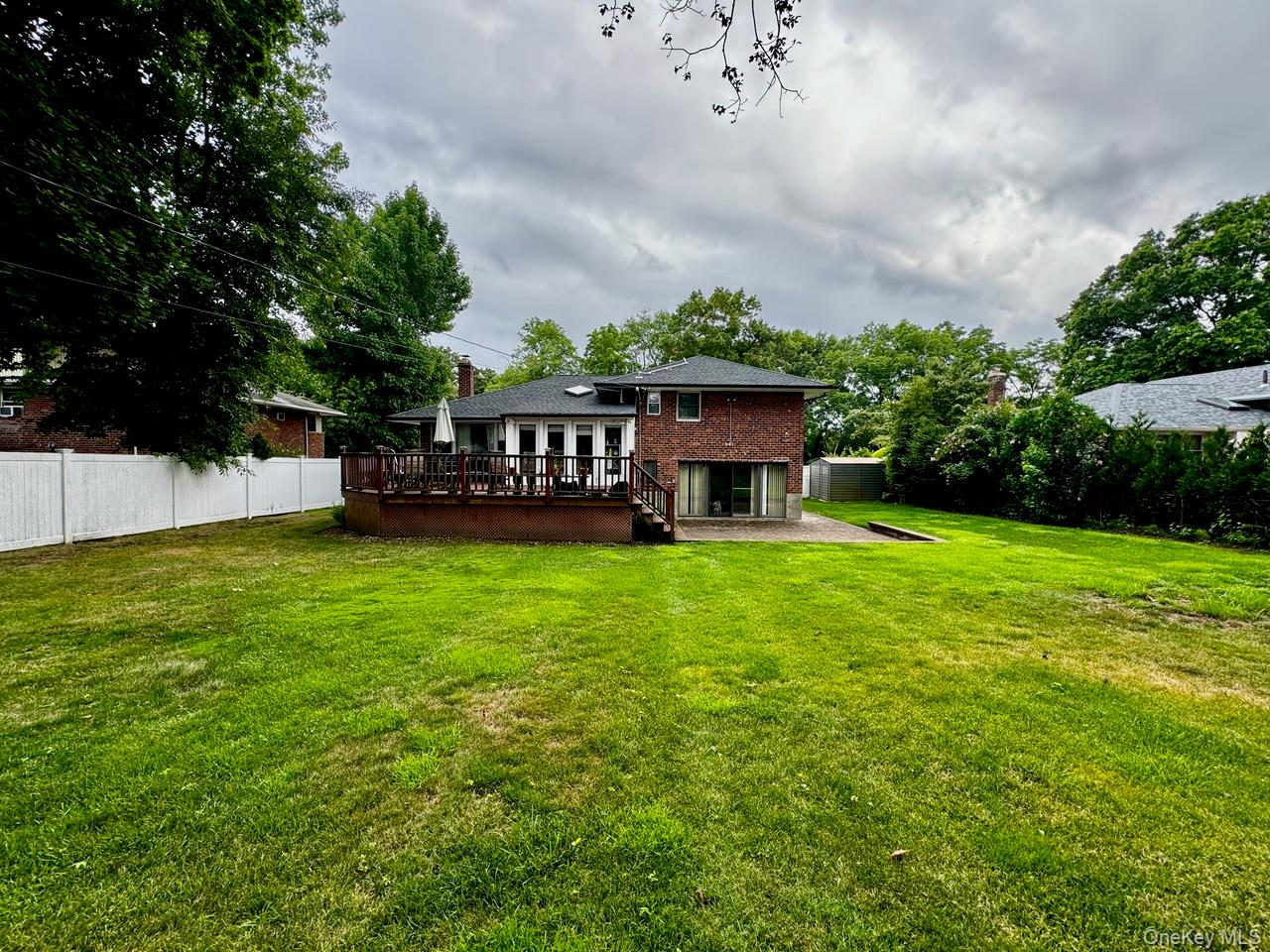 26 Canterbury Road Woodbury Woodbury, NY 11797