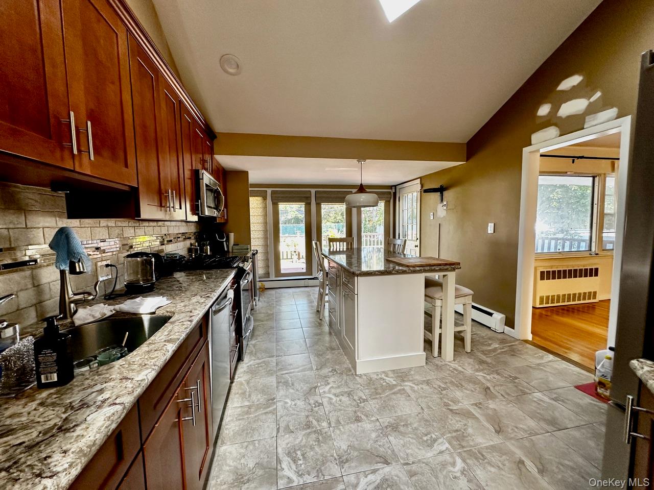 26 Canterbury Road Woodbury Woodbury, NY 11797