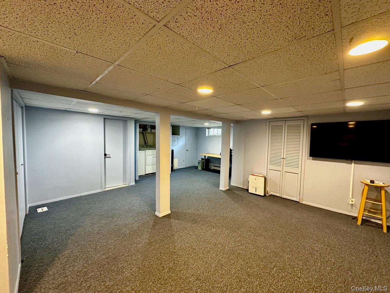 26 Canterbury Road Woodbury Woodbury, NY 11797