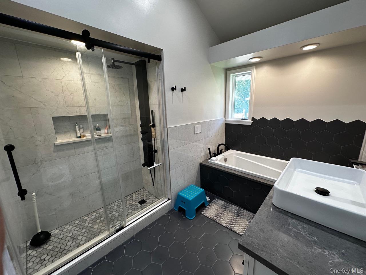 26 Canterbury Road Woodbury Woodbury, NY 11797