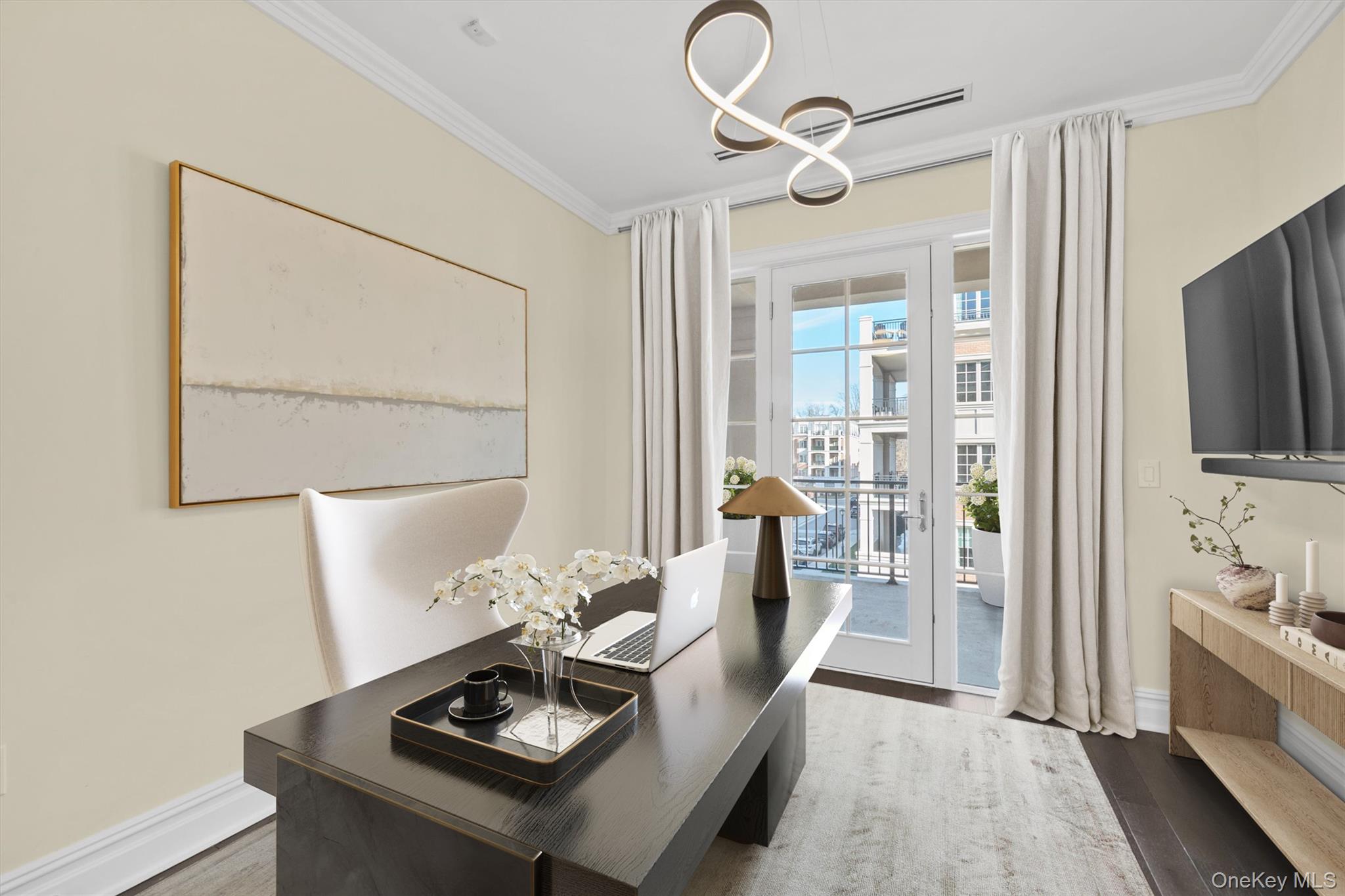 5000 Royal Court 5114 North Hills North Hills, NY 11040