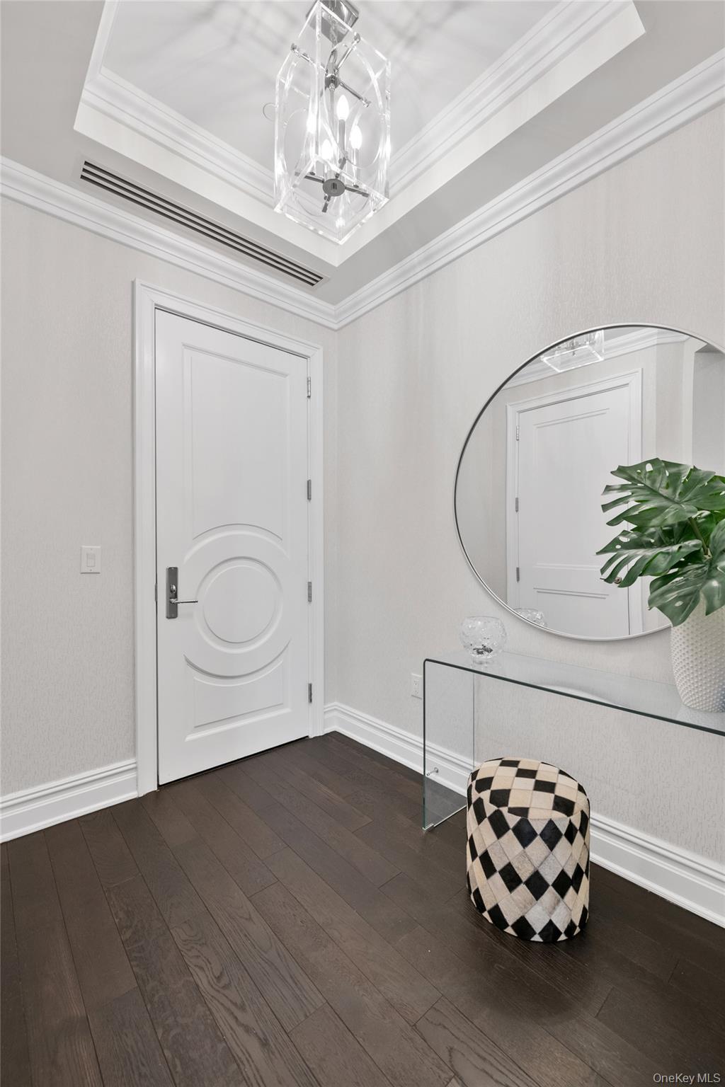 5000 Royal Court 5114 North Hills North Hills, NY 11040