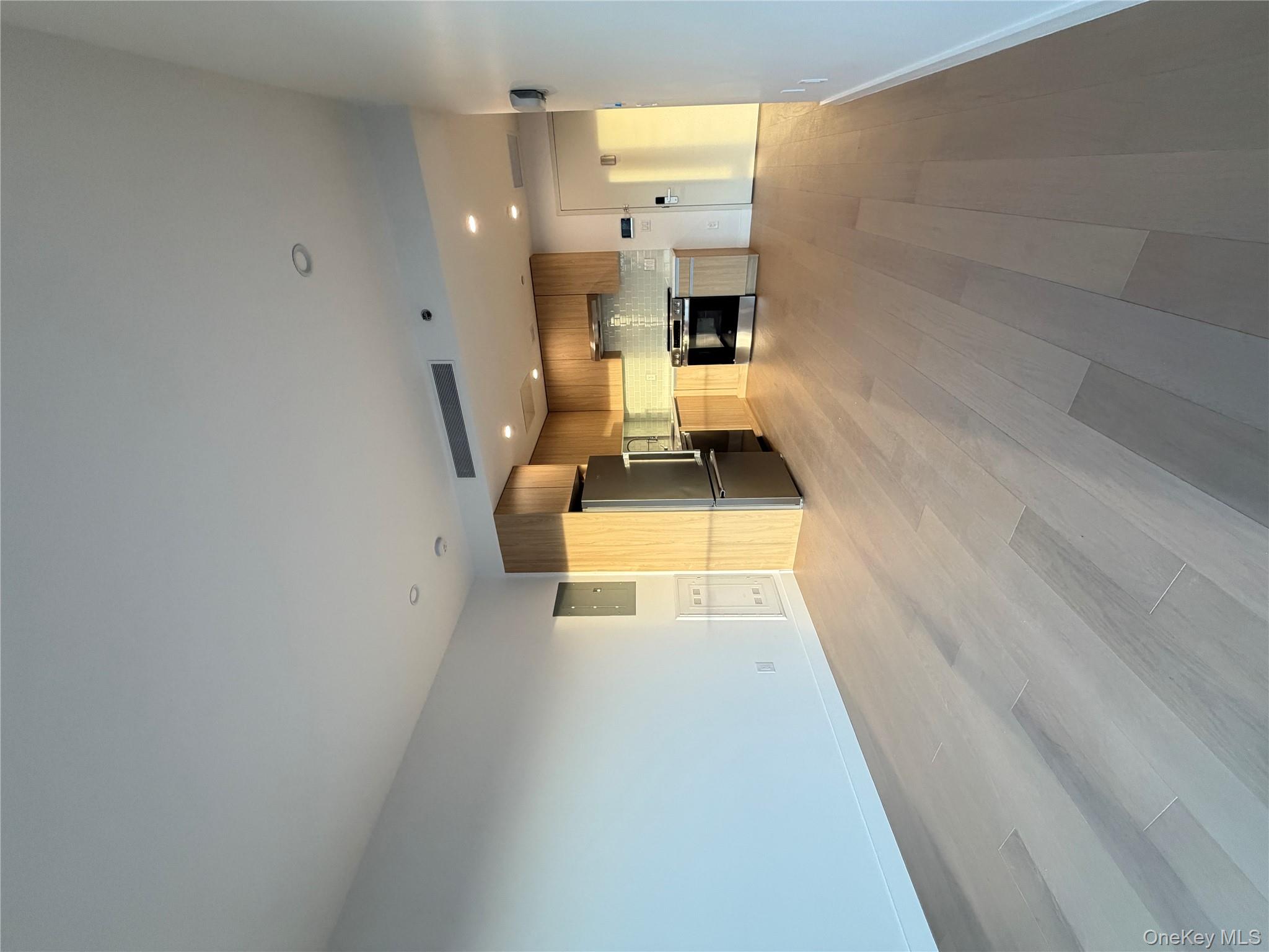 150-02 Northern Boulevard 3-E Flushing Flushing, NY 11354