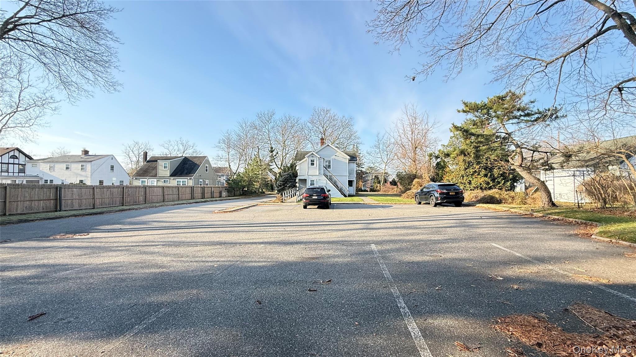 982 Roanoke Avenue Riverhead Riverhead, NY 11901