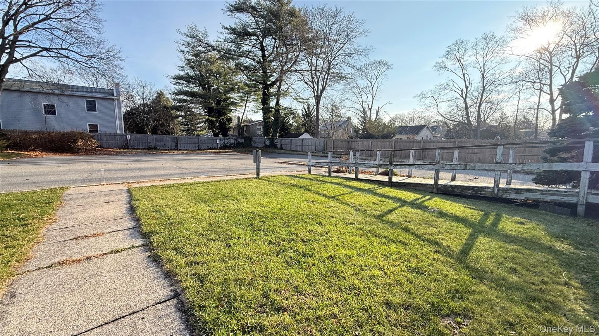 982 Roanoke Avenue Riverhead Riverhead, NY 11901