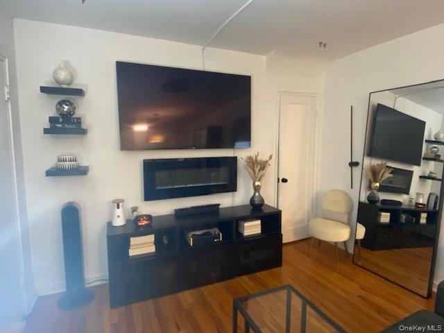 260-40 73rd. Avenue 1st floor Glen Oaks Glen Oaks, NY 11004