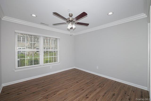 2001 Dolphin Lane 2001 Holbrook Holbrook, NY 11741