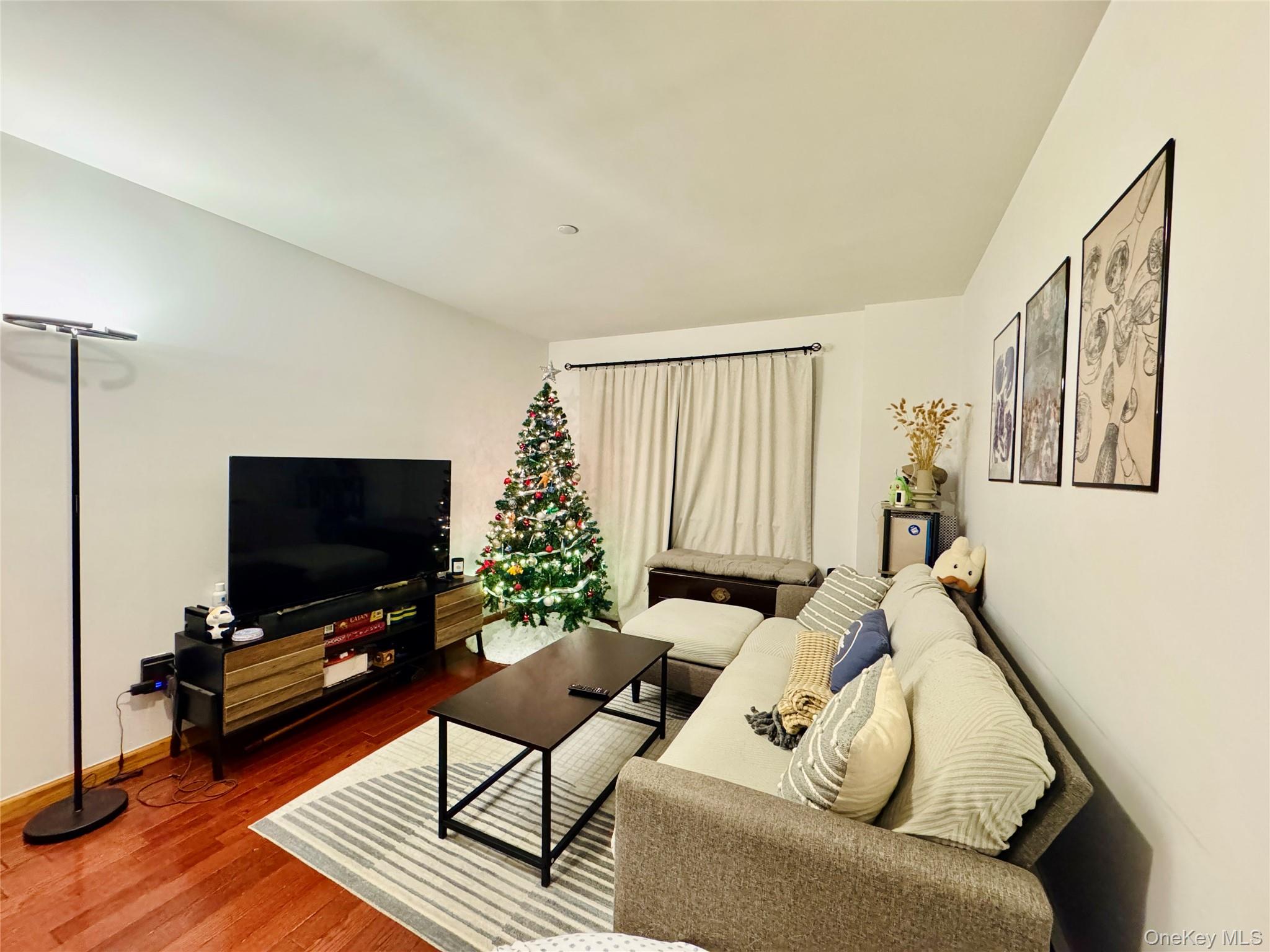 3749 81st Street 3-A Jackson Heights Jackson Heights, NY 11372