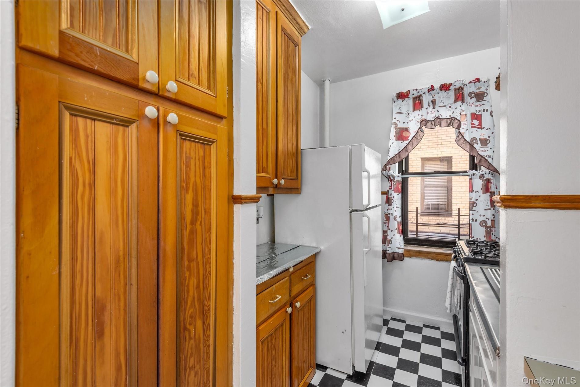 251 Seaman Avenue 2-H New York , NY 10034