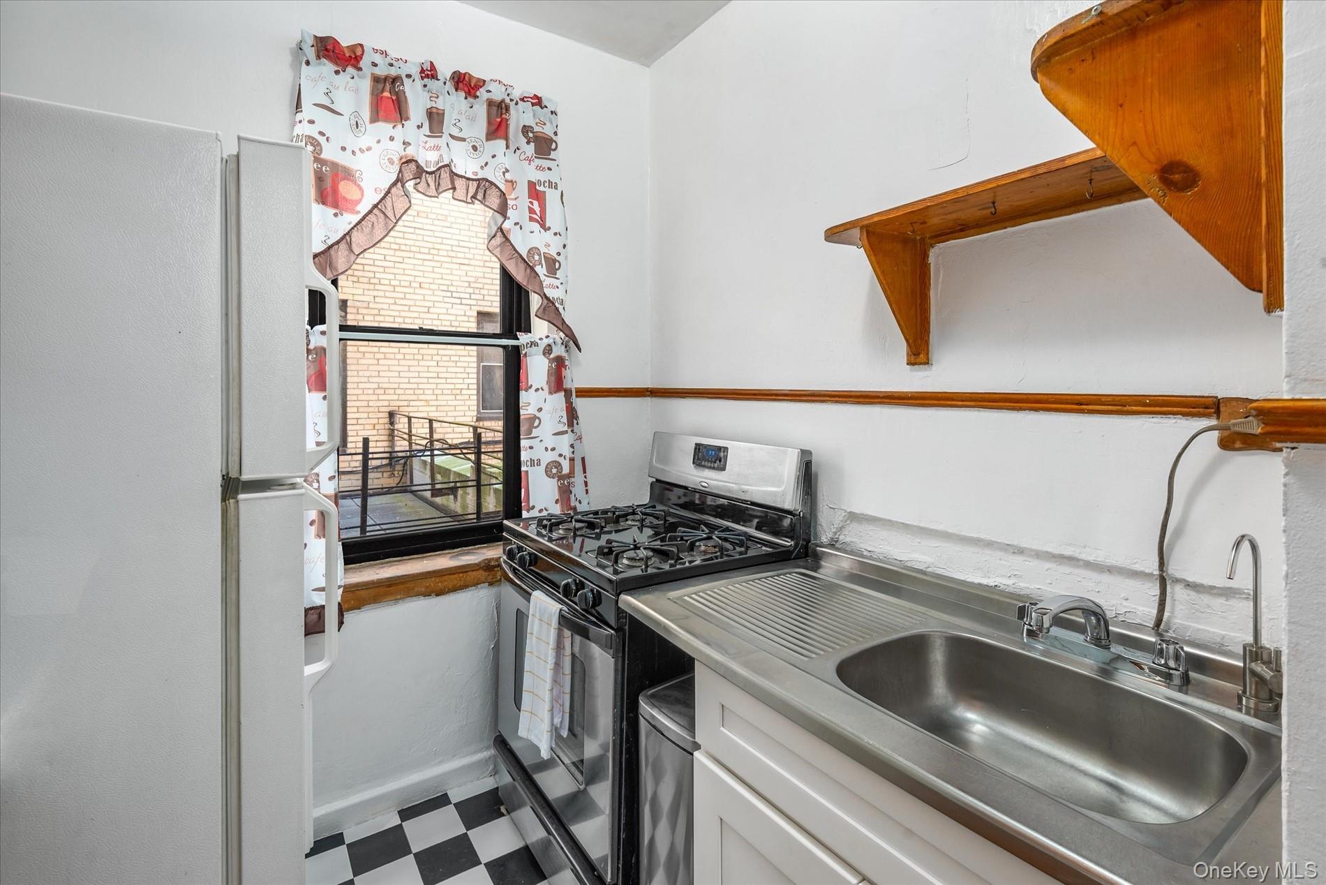 251 Seaman Avenue 2-H New York , NY 10034