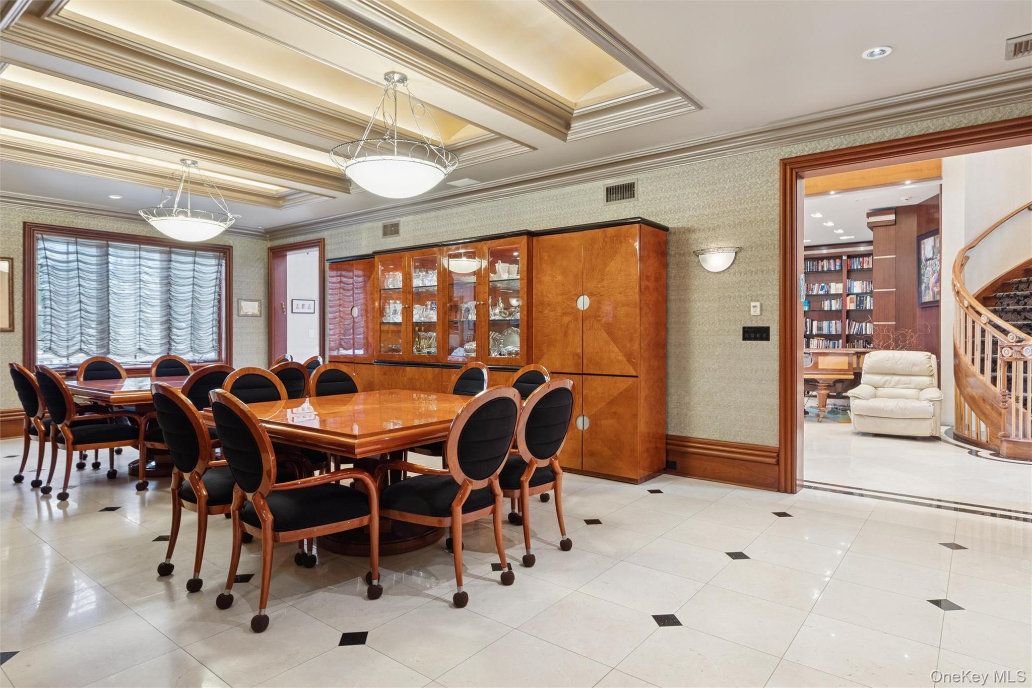 22 Willow Road Woodsburgh Woodsburgh, NY 11598