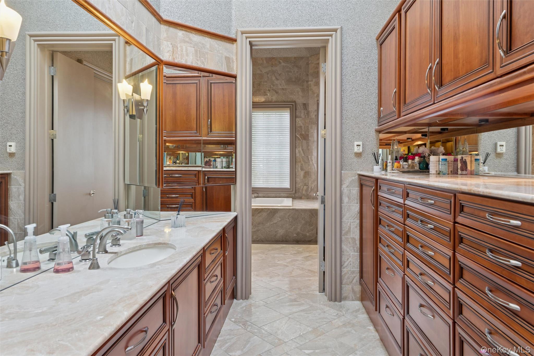 22 Willow Road Woodsburgh Woodsburgh, NY 11598