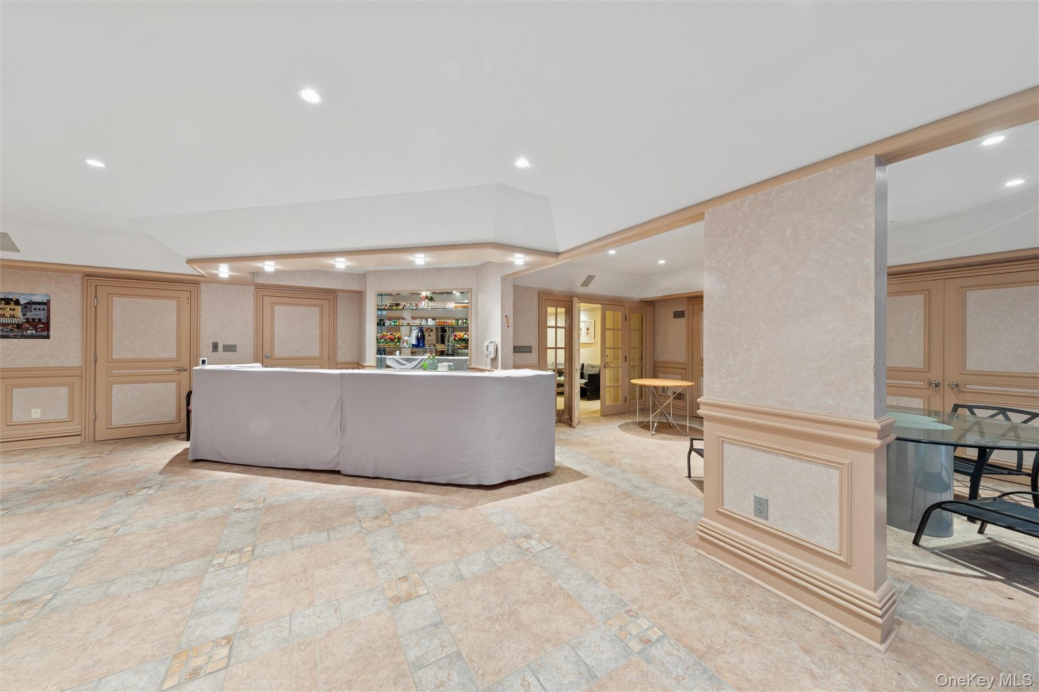 22 Willow Road Woodsburgh Woodsburgh, NY 11598