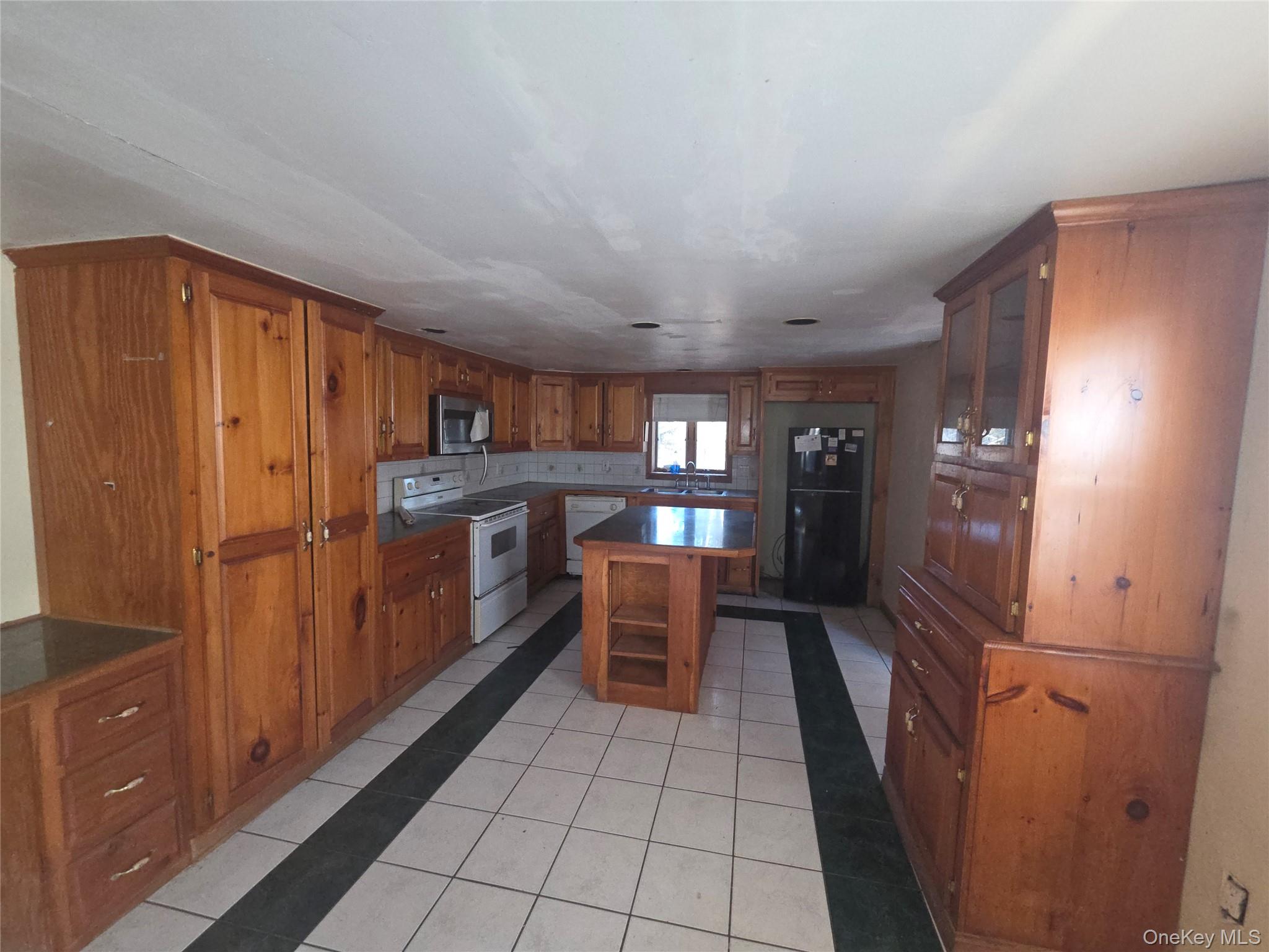 30 Matthews Drive Speonk Speonk, NY 11972