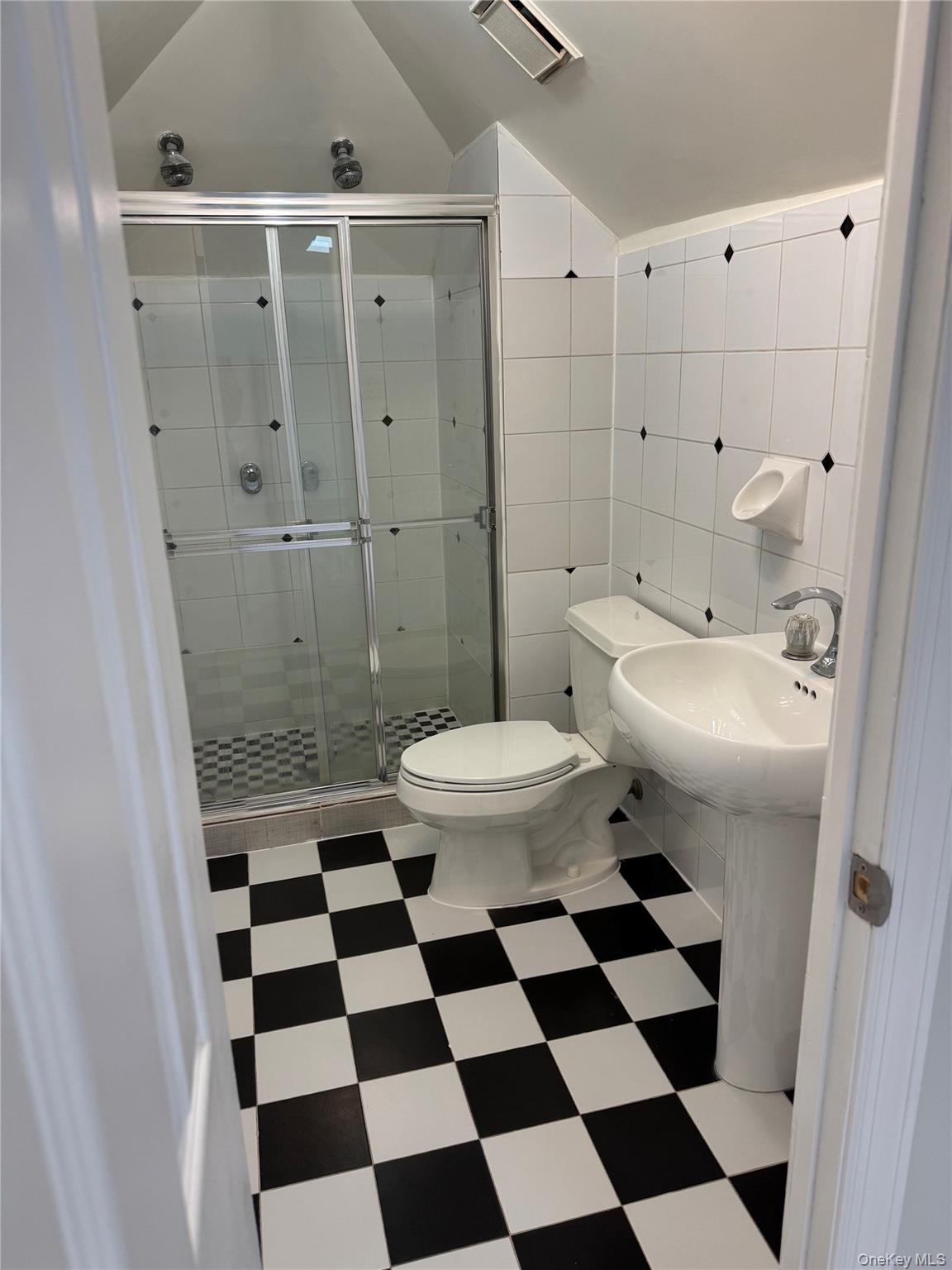 1664 East 45th Street Brooklyn, NY 11234