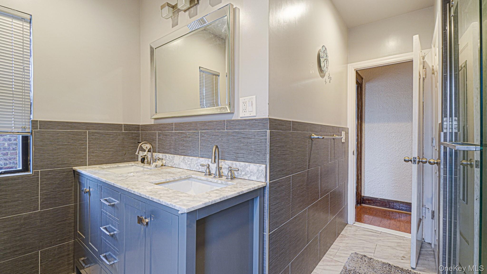 2521 Yates Avenue Bronx, NY 10469