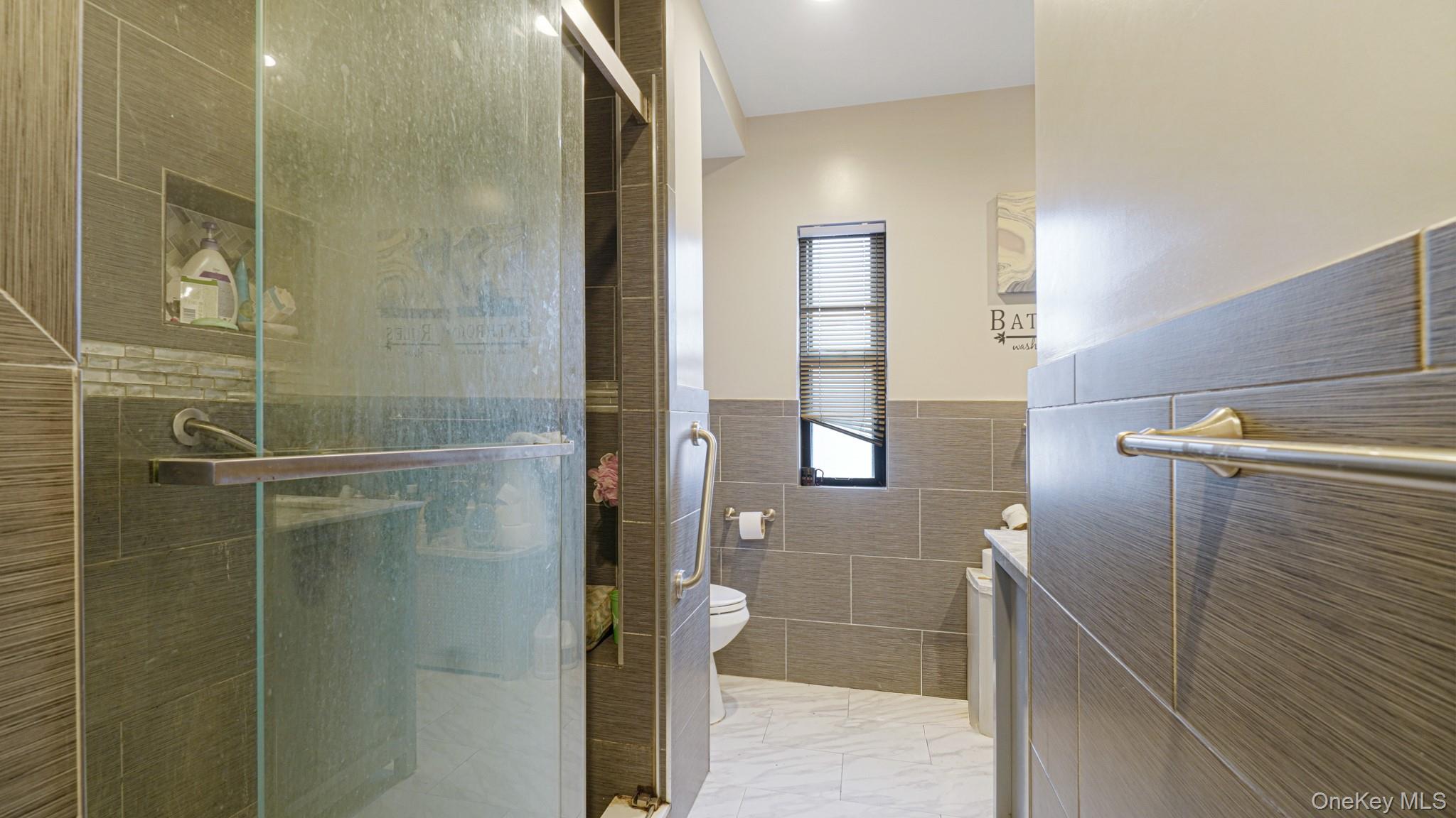 2521 Yates Avenue Bronx, NY 10469