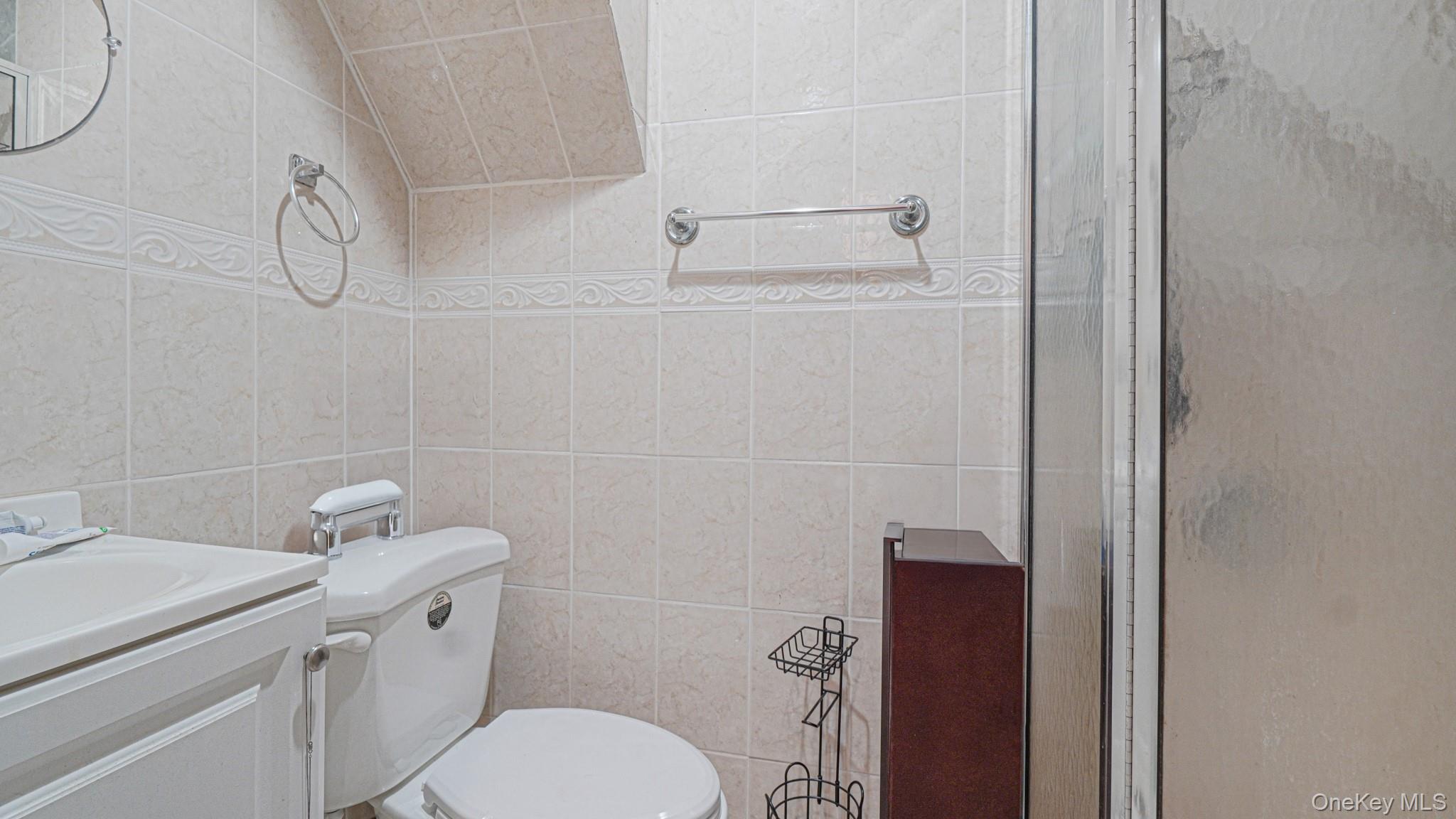 2521 Yates Avenue Bronx, NY 10469