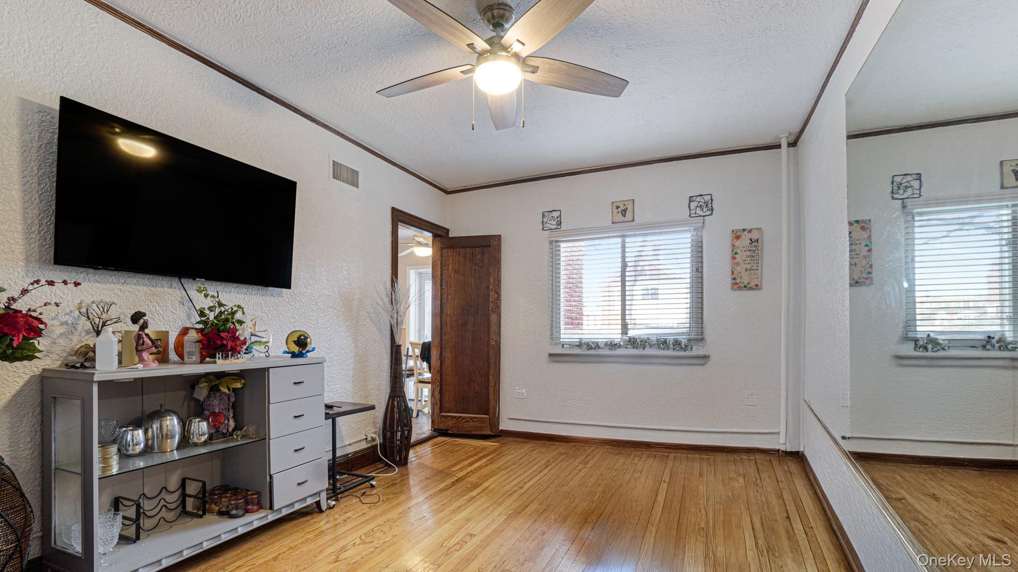 2521 Yates Avenue Bronx, NY 10469