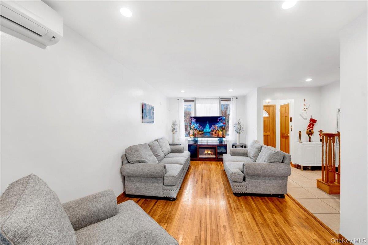 239 Brinsmade Avenue Bronx, NY 10465