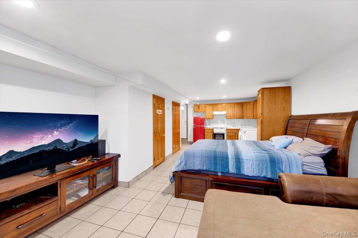 239 Brinsmade Avenue Bronx, NY 10465