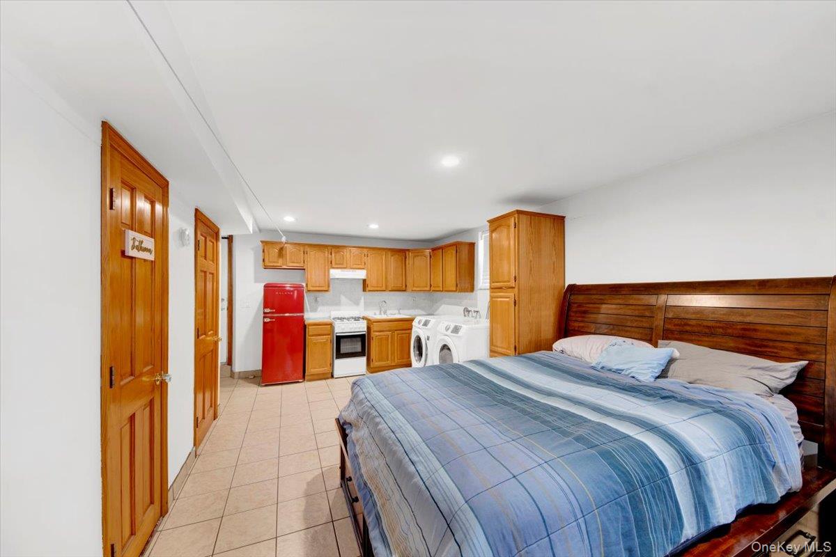 239 Brinsmade Avenue Bronx, NY 10465