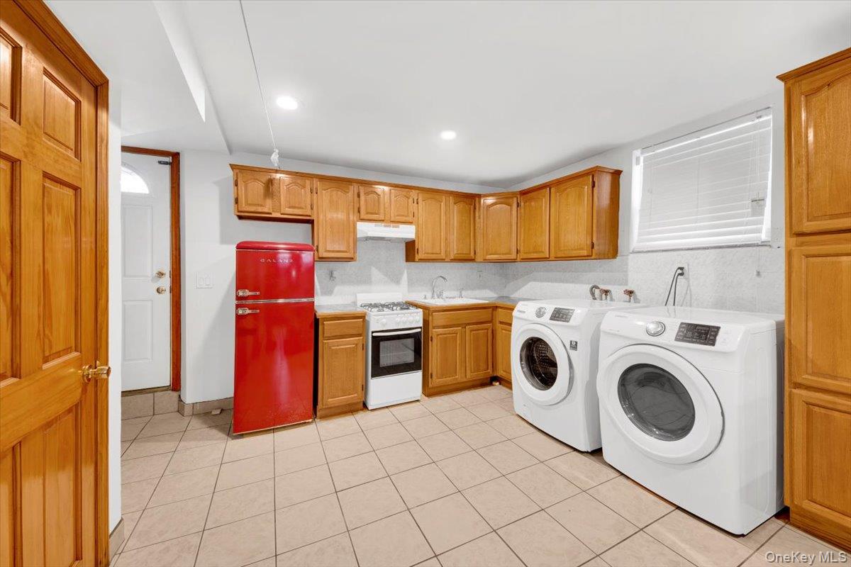 239 Brinsmade Avenue Bronx, NY 10465