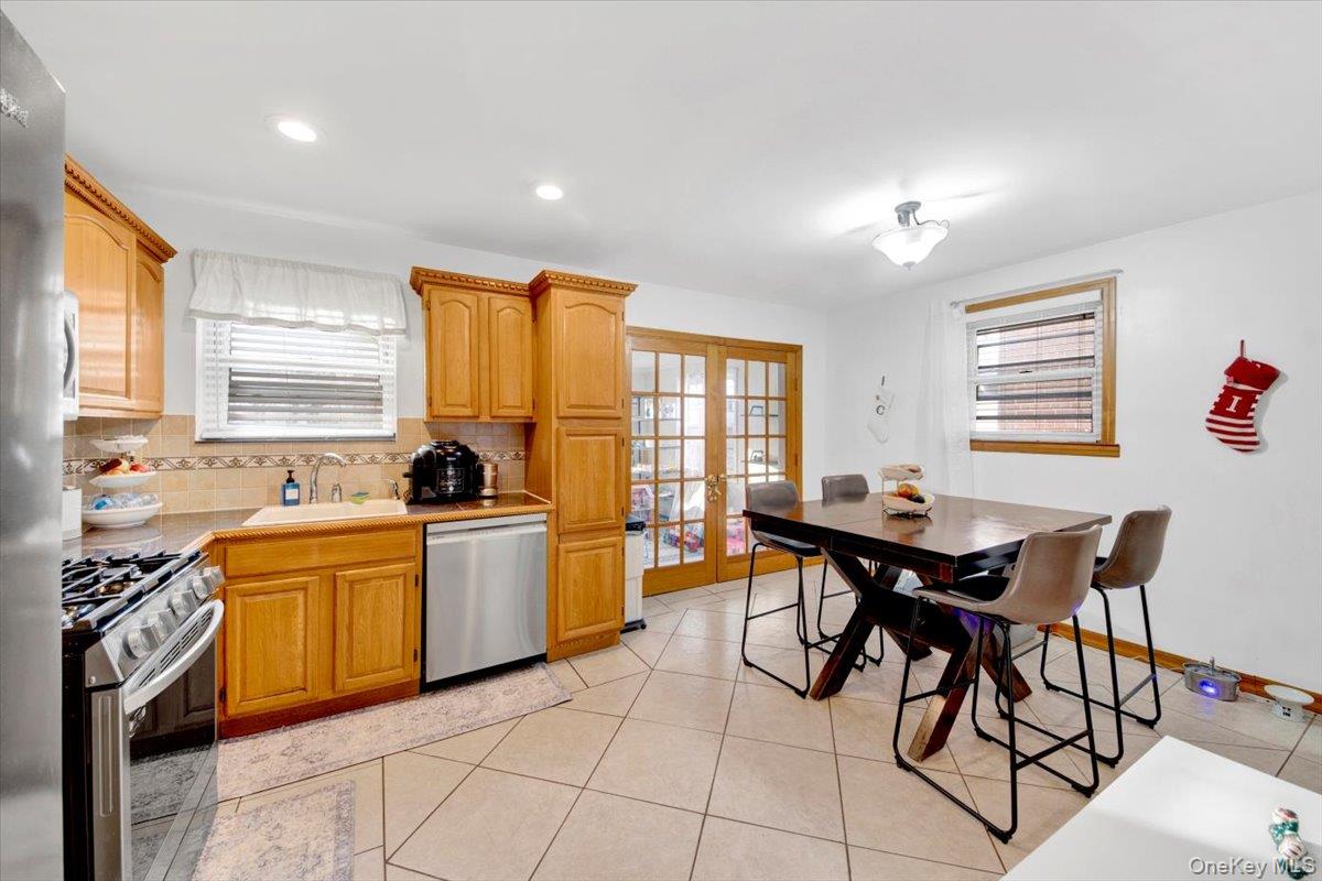 239 Brinsmade Avenue Bronx, NY 10465