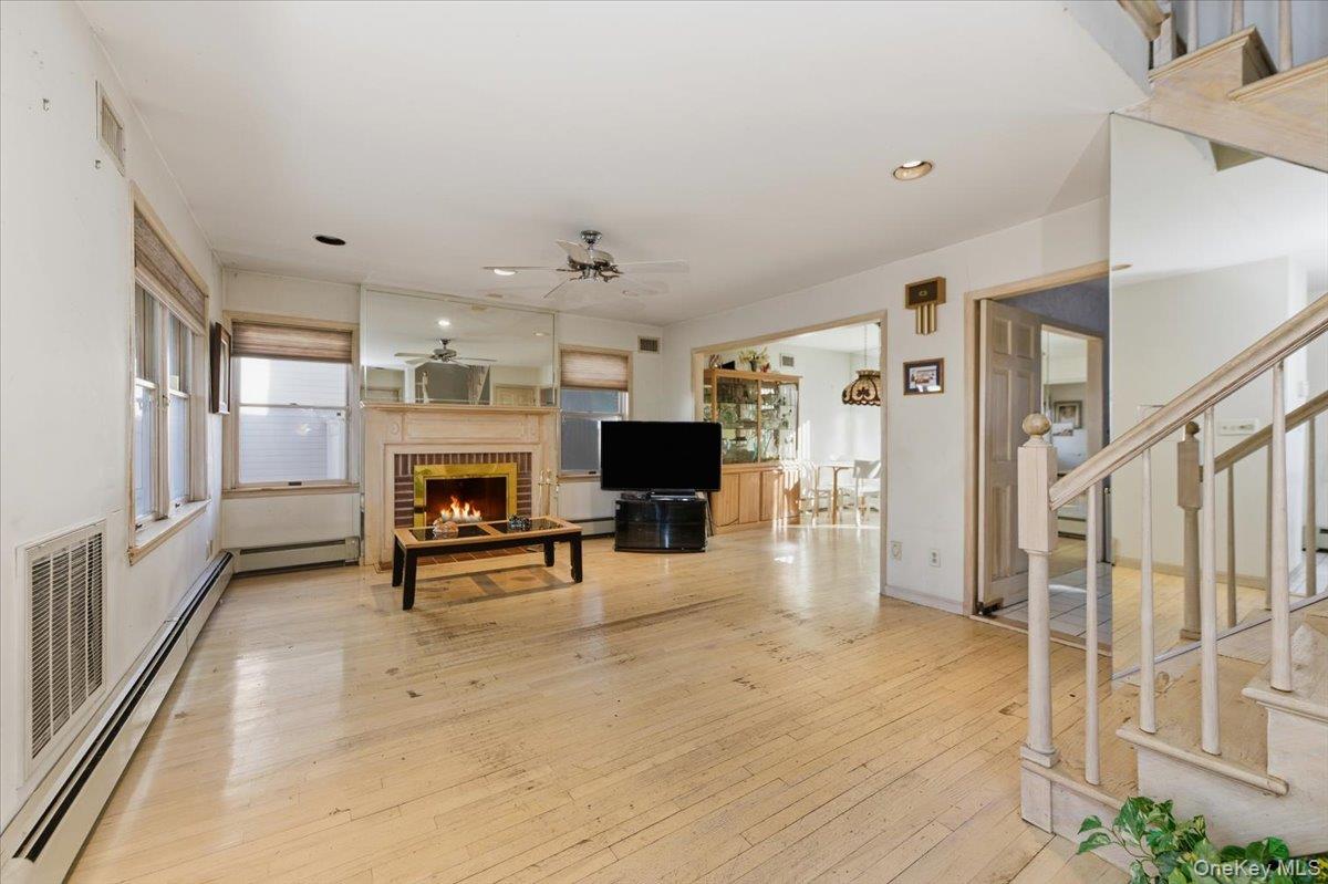 467 West Broadway Cedarhurst Cedarhurst, NY 11516