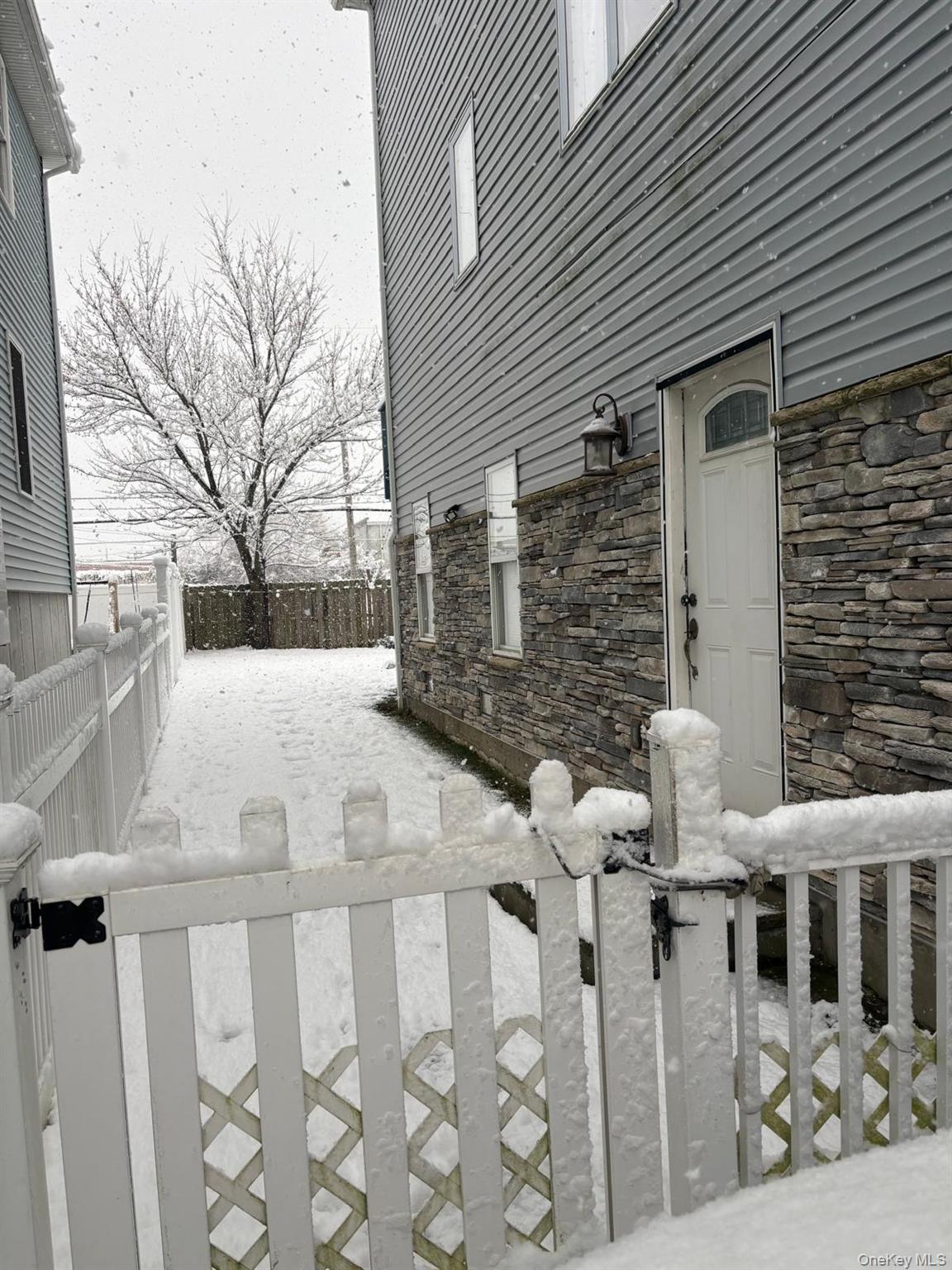 129 Nassau Lane Island Park Island Park, NY 11558