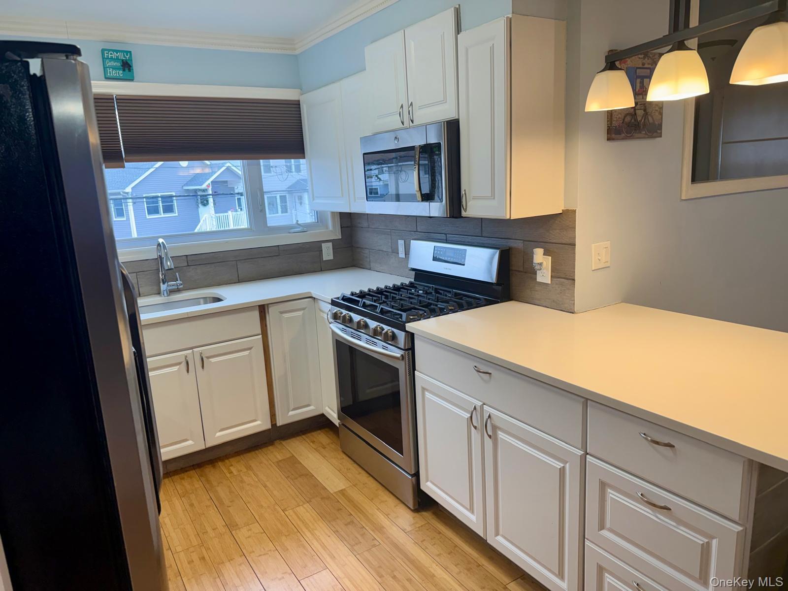 129 Nassau Lane Island Park Island Park, NY 11558