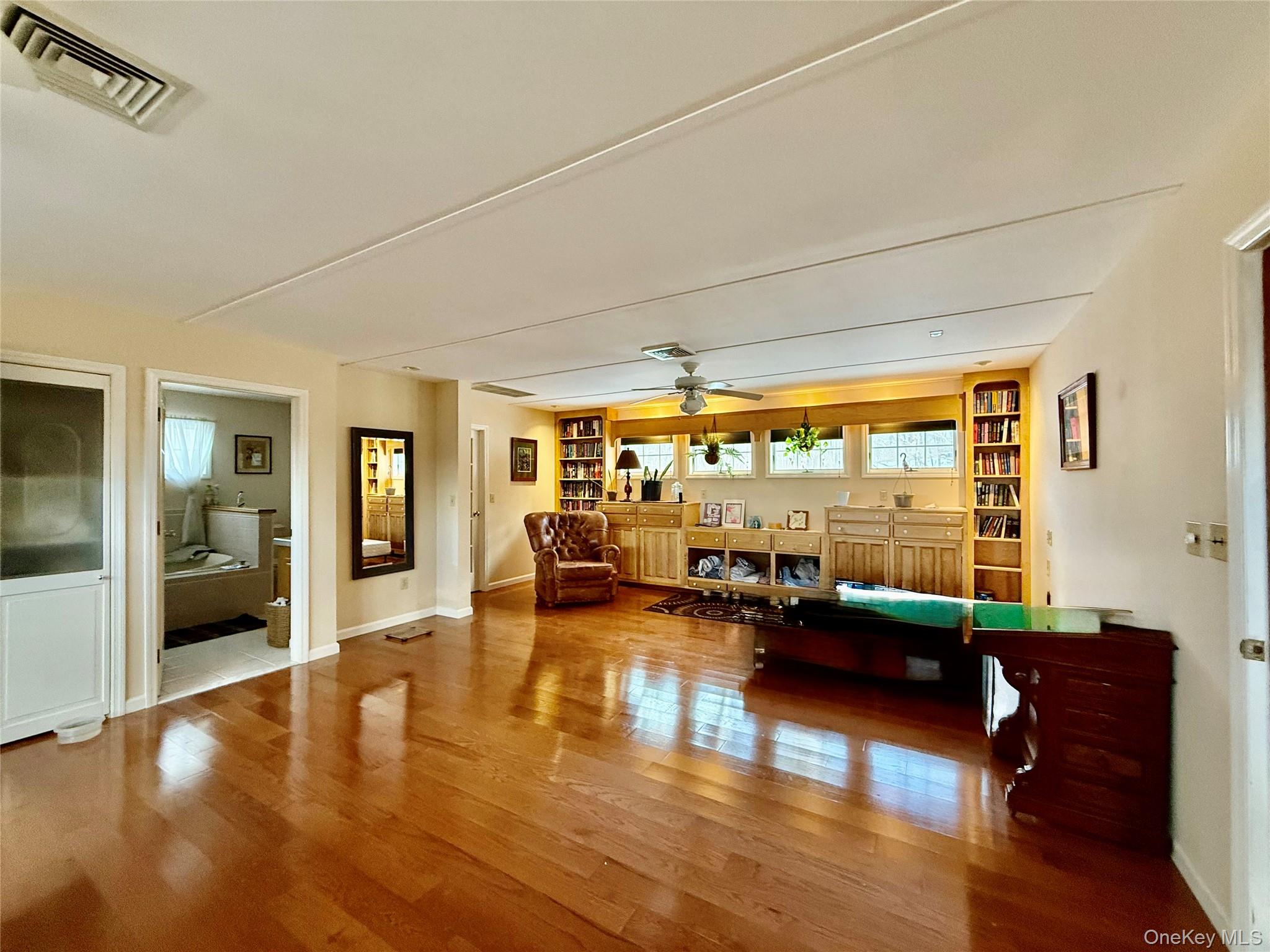 912-918 Hollow Road Out of NYC Salt Point, NY 12578