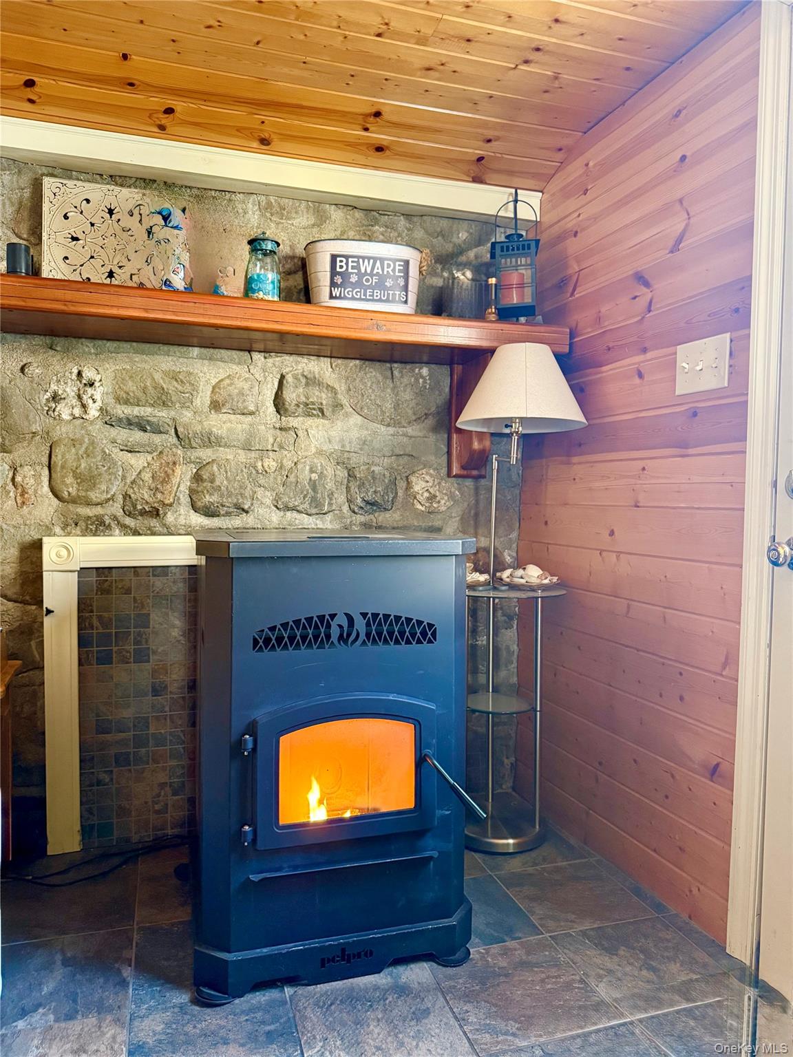 912-918 Hollow Road Out of NYC Salt Point, NY 12578