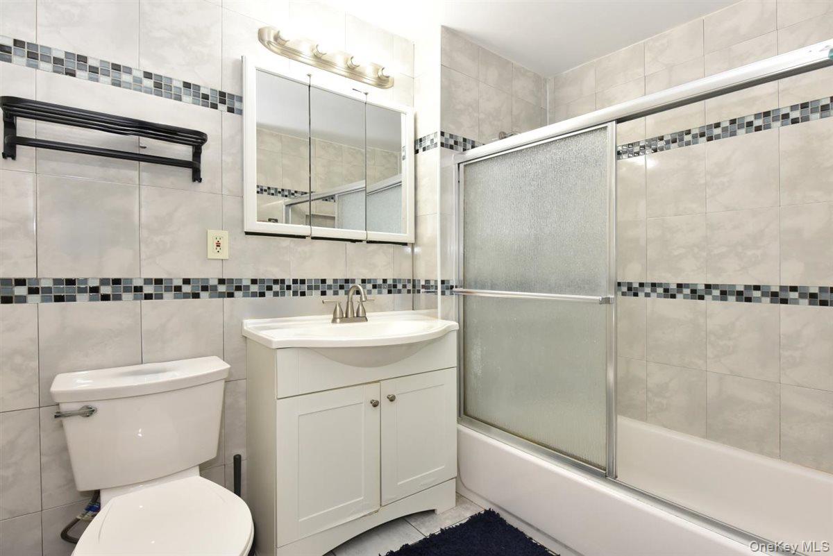 166-30 Gothic Drive Jamaica Hills Jamaica Hills, NY 11432