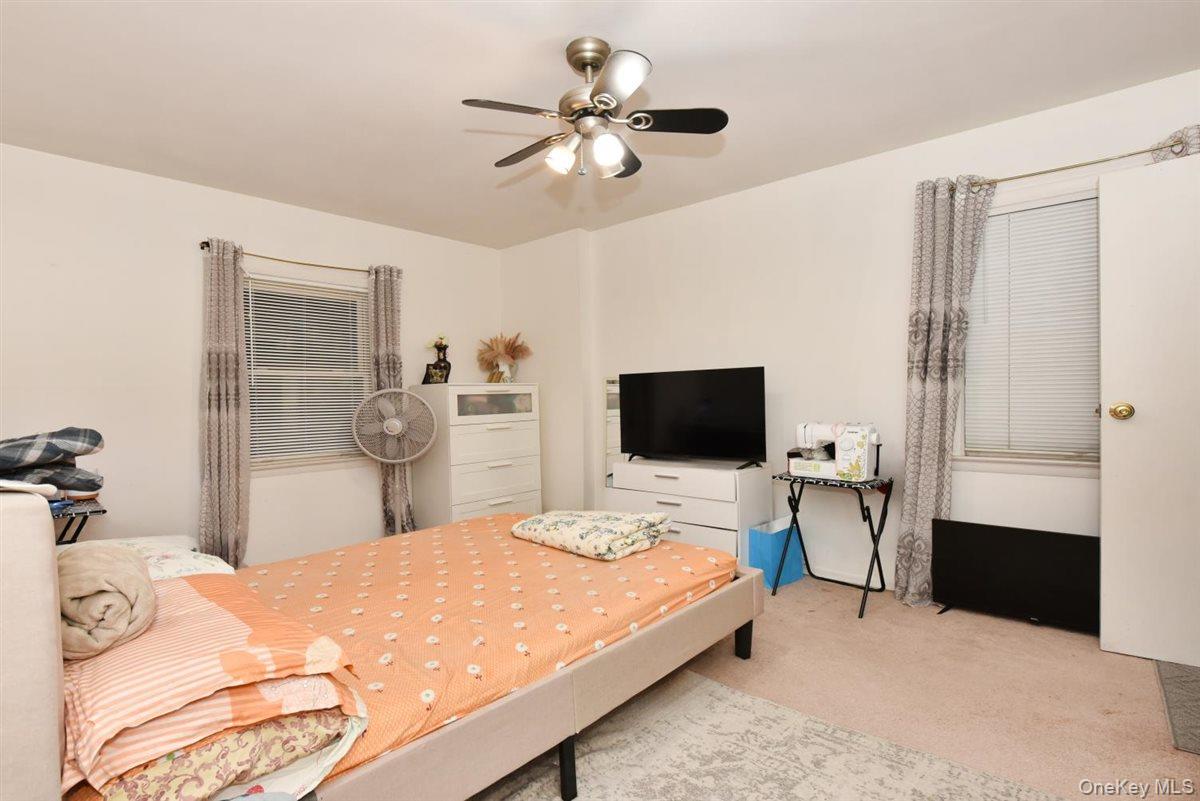 166-30 Gothic Drive Jamaica Hills Jamaica Hills, NY 11432