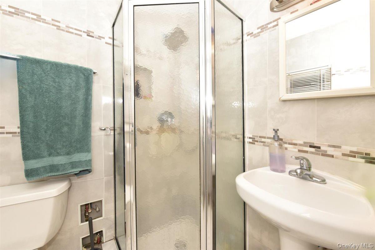 166-30 Gothic Drive Jamaica Hills Jamaica Hills, NY 11432