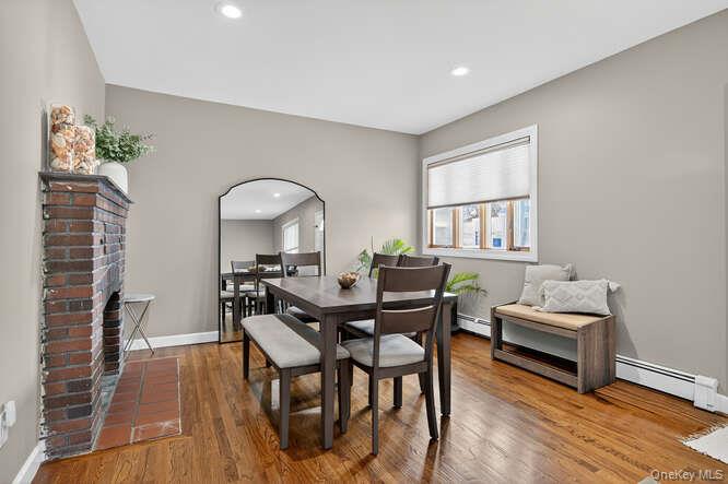 132 Roosevelt Avenue Mineola Mineola, NY 11501