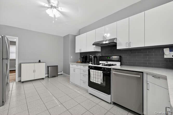 132 Roosevelt Avenue Mineola Mineola, NY 11501