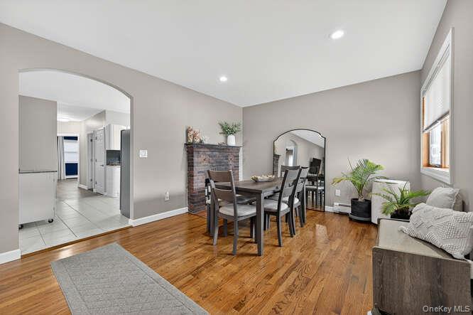 132 Roosevelt Avenue Mineola Mineola, NY 11501