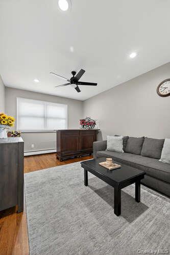 132 Roosevelt Avenue Mineola Mineola, NY 11501