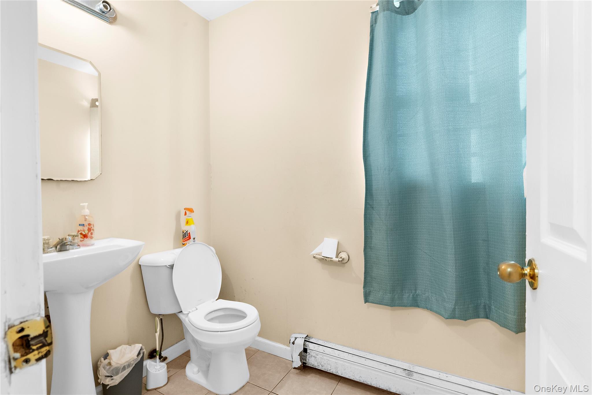 61 Fairway Avenue Riverhead Riverhead, NY 11901