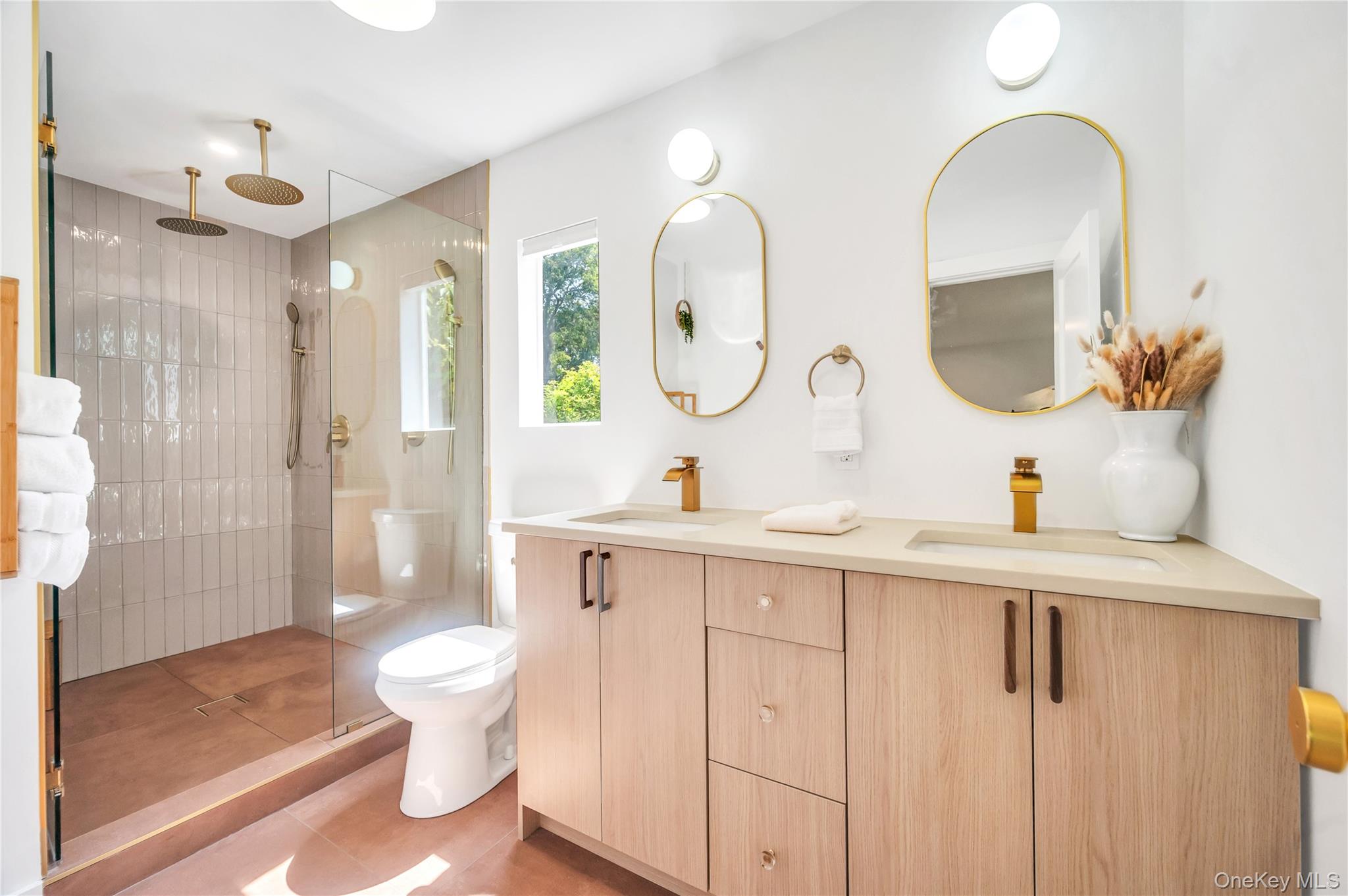 9 Pine Tree Road Southampton Southampton, NY 11968