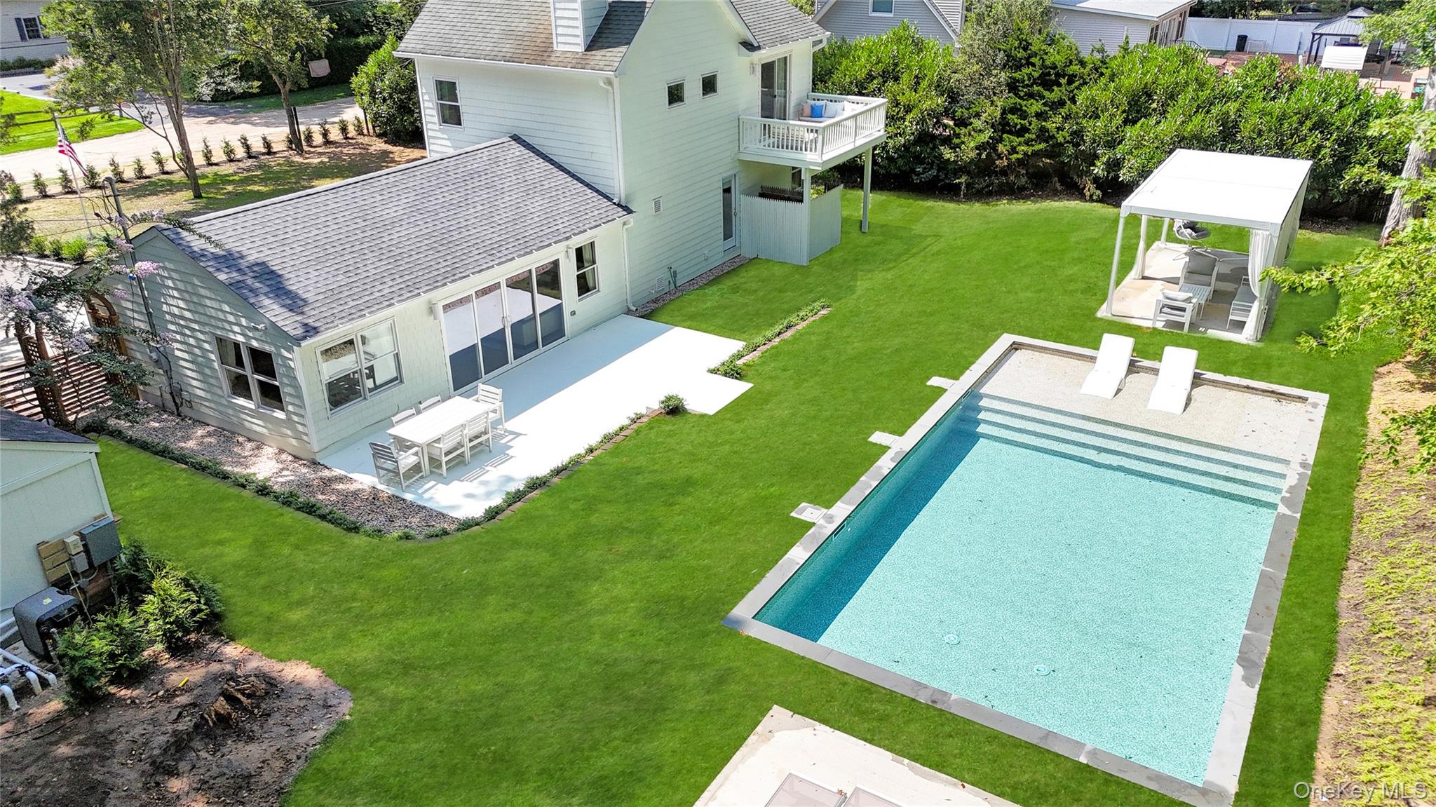 9 Pine Tree Road Southampton Southampton, NY 11968