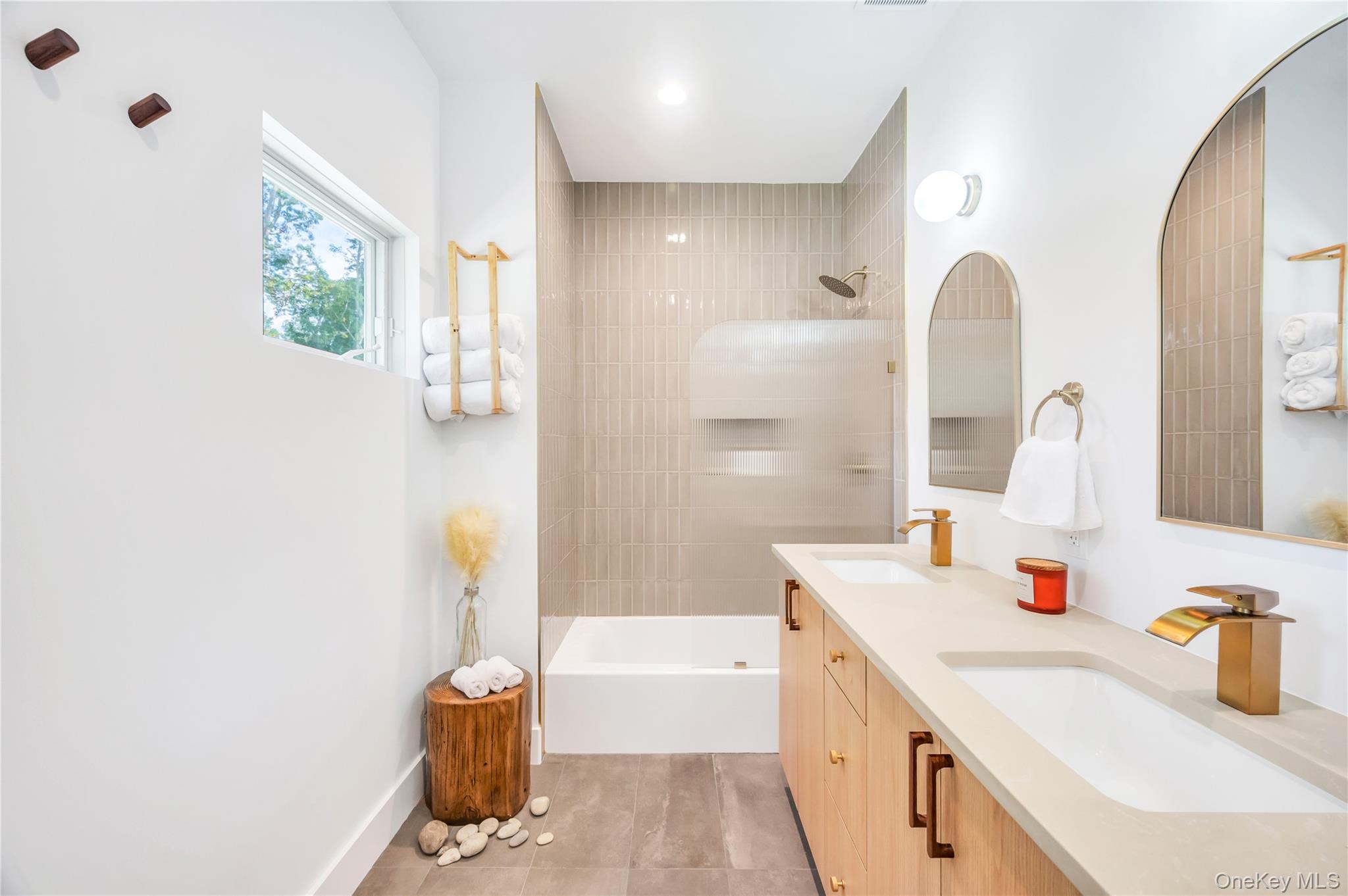 9 Pine Tree Road Southampton Southampton, NY 11968