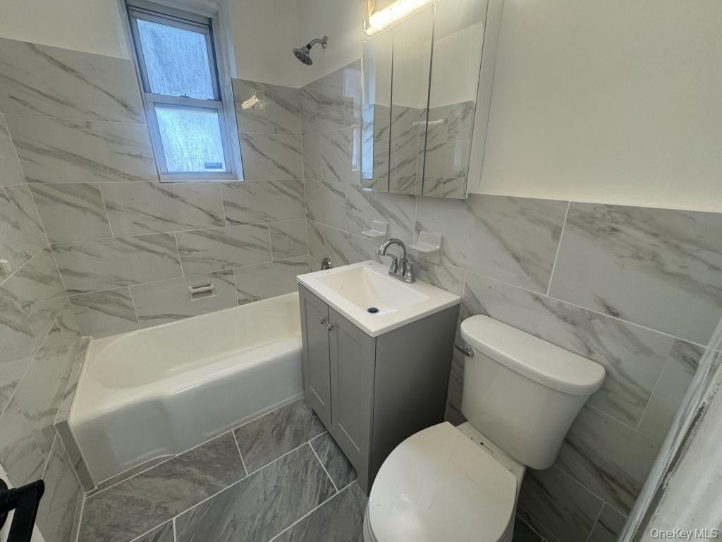 5639 Netherland Avenue 1-B Bronx, NY 10471