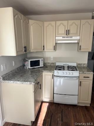 86 Rollstone Avenue West Sayville, NY 11796