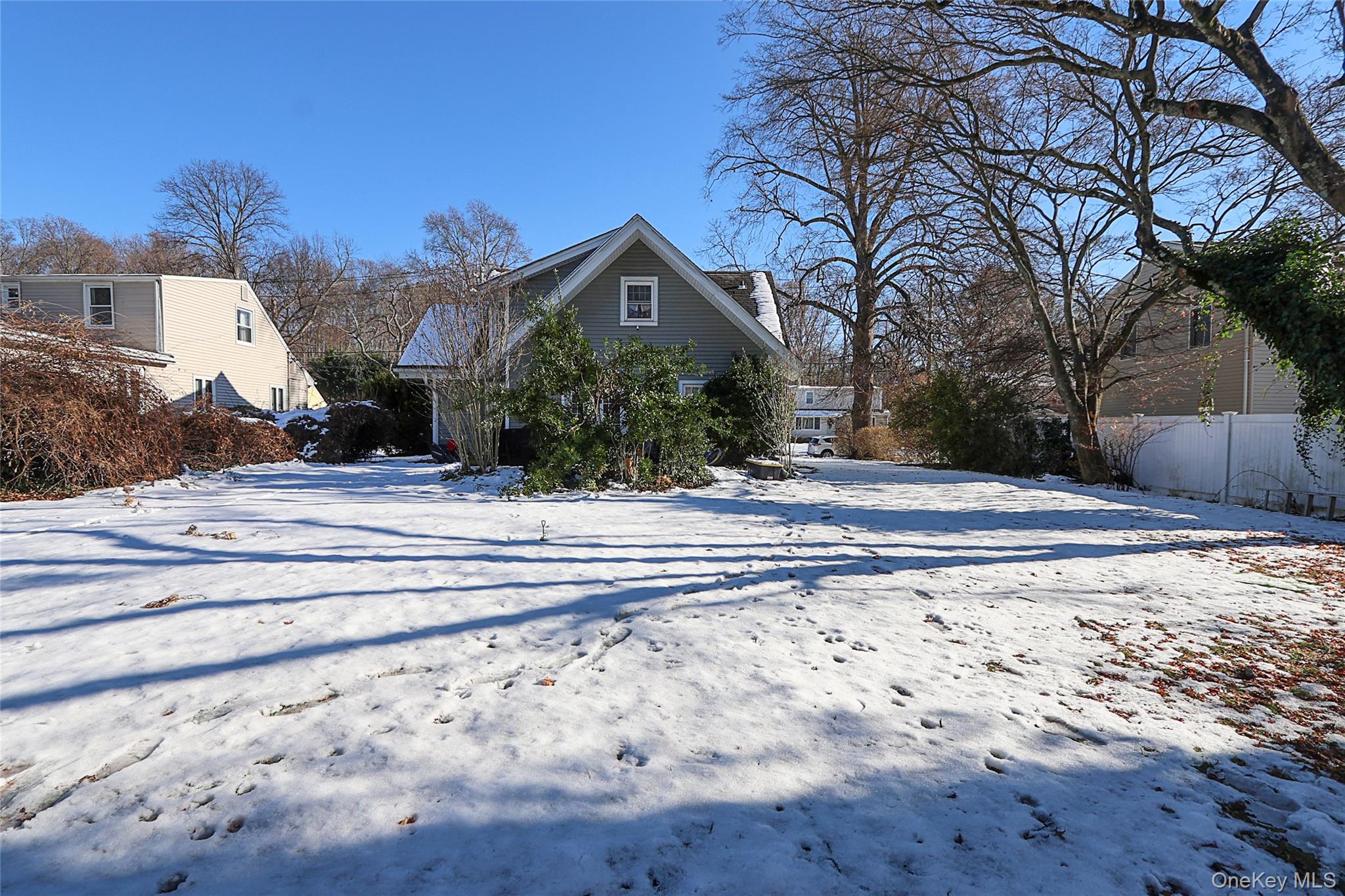 35 Francis Terrace Glen Cove Glen Cove, NY 11542