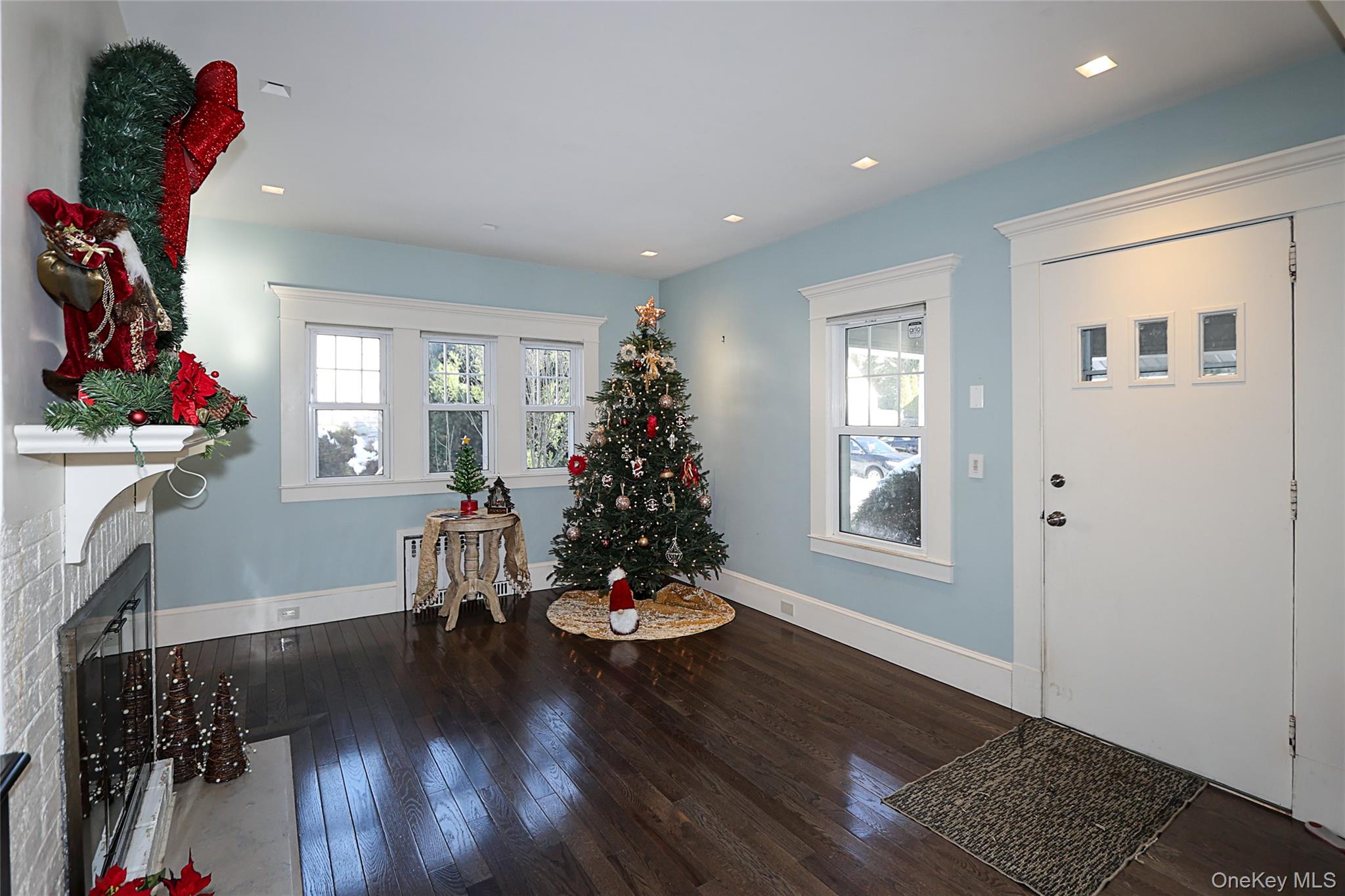 35 Francis Terrace Glen Cove Glen Cove, NY 11542