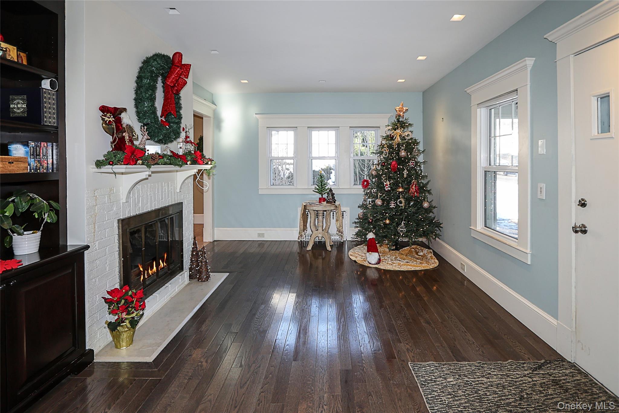 35 Francis Terrace Glen Cove Glen Cove, NY 11542