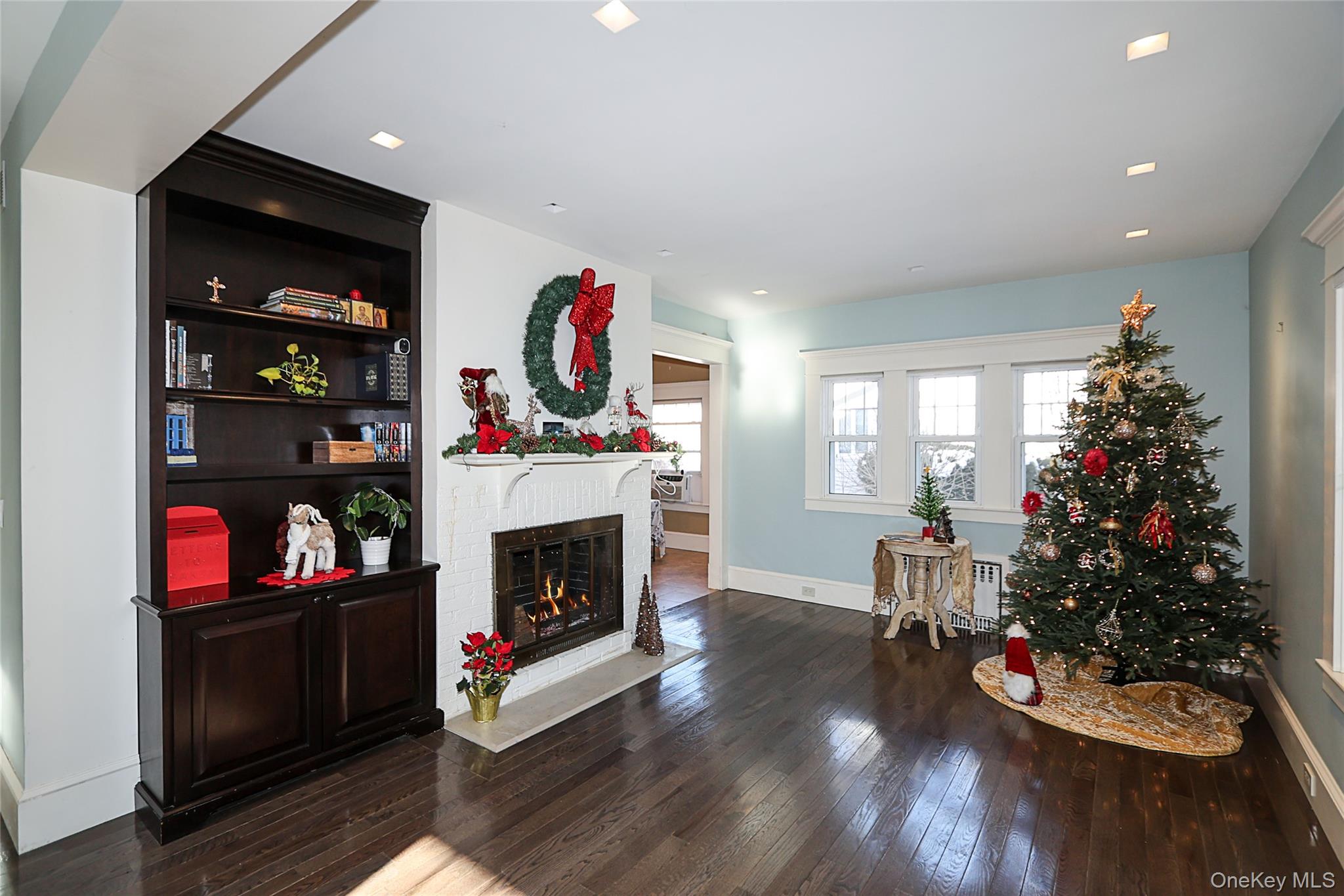 35 Francis Terrace Glen Cove Glen Cove, NY 11542